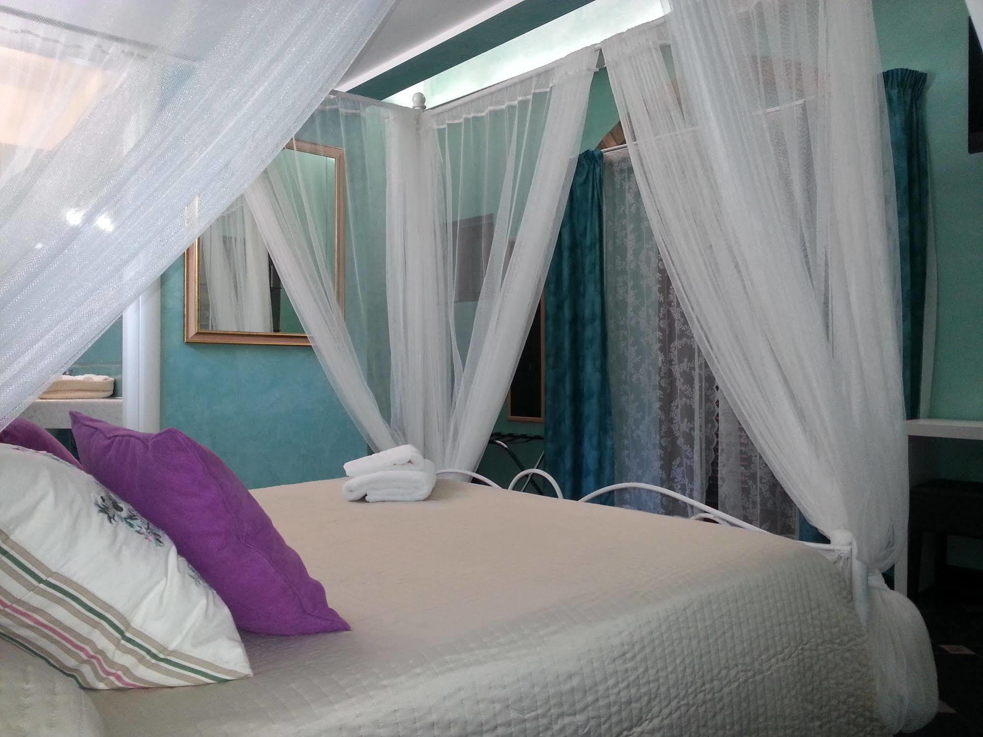 B&B Vescovo Pitirro Termoli Bagian luar foto