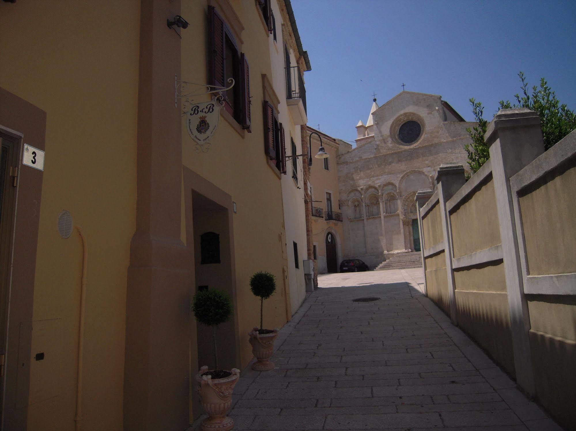 B&B Vescovo Pitirro Termoli Bagian luar foto