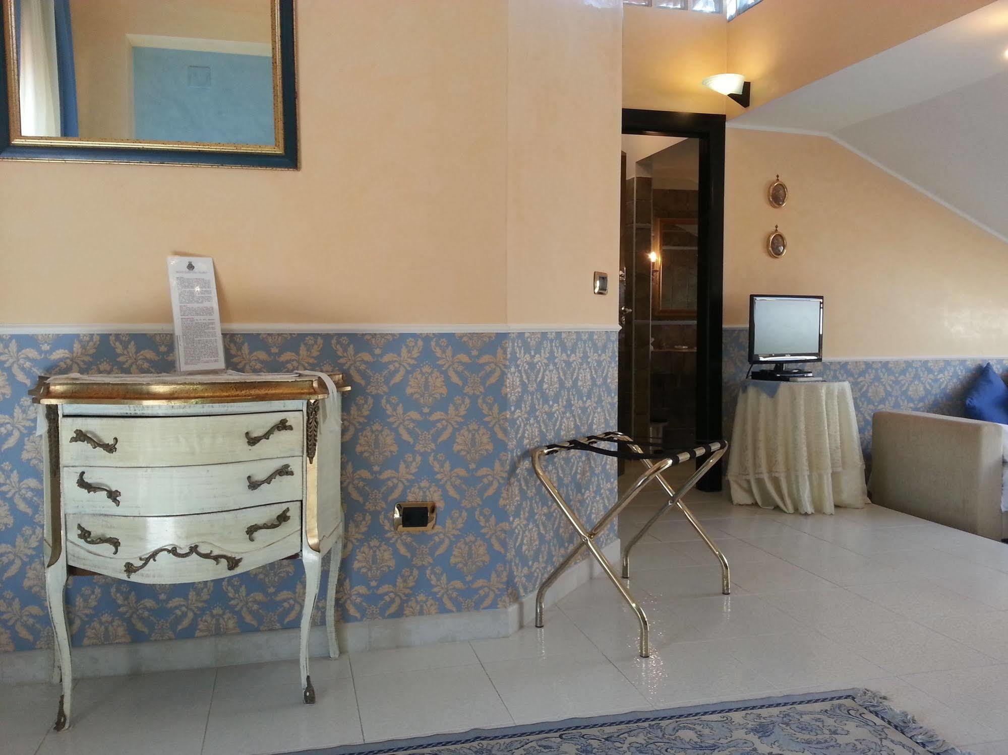 B&B Vescovo Pitirro Termoli Bagian luar foto